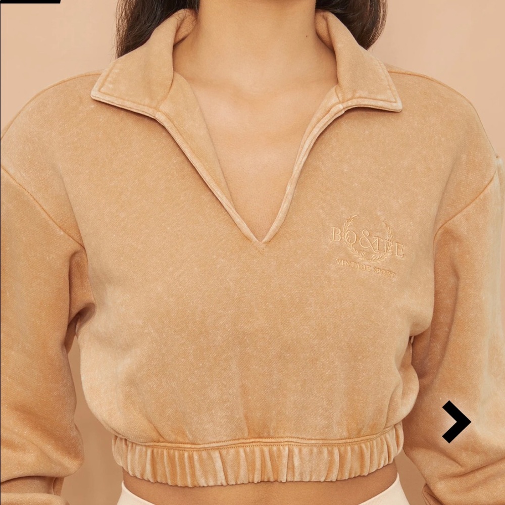 Bo+Tee Vintage cropped sweater